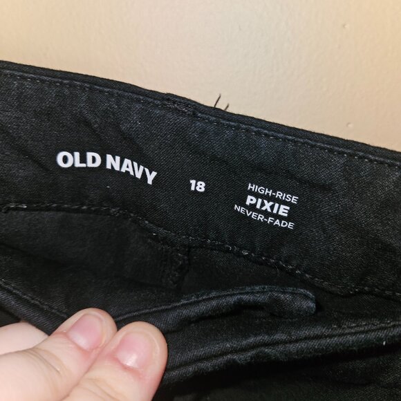 Old Navy High-Rise Never-Fade Pixie Size 18 - Picture 2 of 5